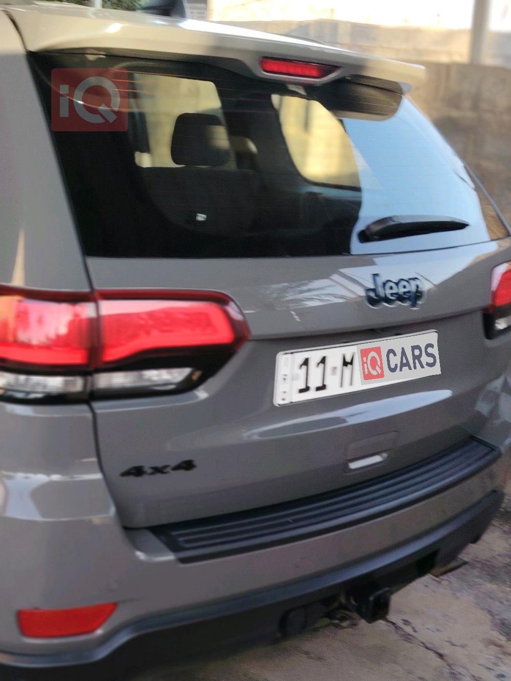 جیپ گراند شیرۆکی